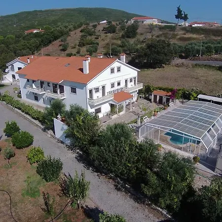 Πανσιόν Local Ceu-azul 3*