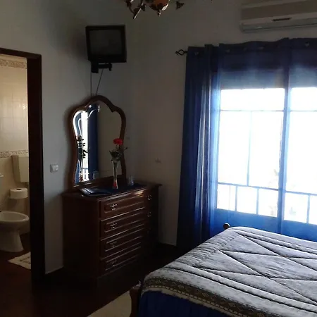 Πανσιόν Local Ceu-azul Porto de Mós